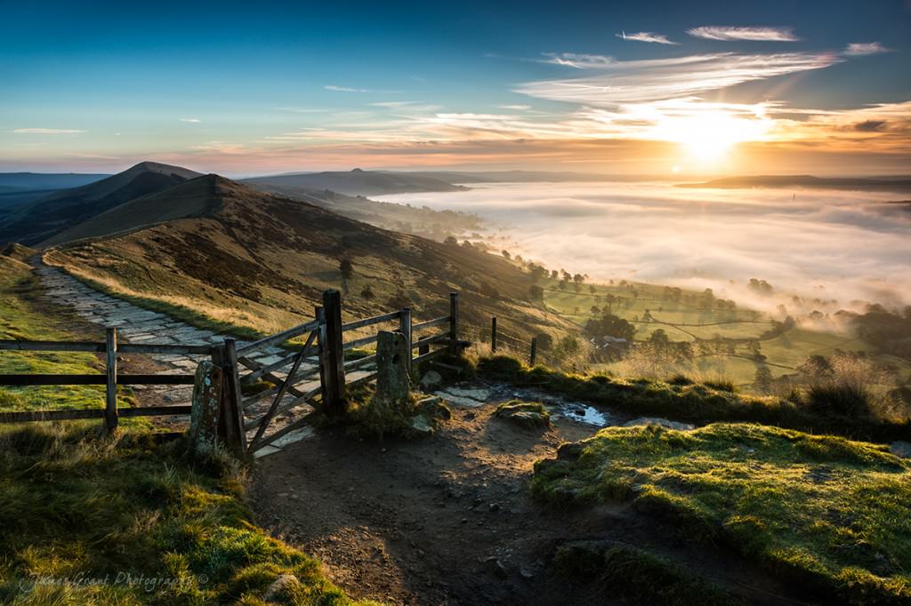 Mam Tor at sunrise - An icon for Peak District Photography